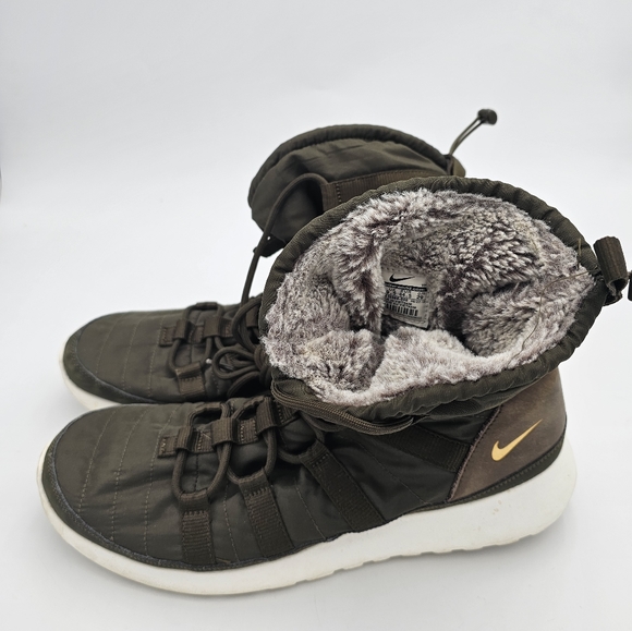 Nike Women's Roshe Run High SneakerBoot Dark Loden / Sail 615968-300 (Size 12) - Picture 1 of 8